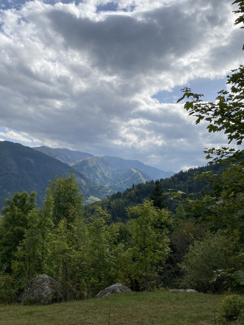 Vue sur la Vallée depuis le Replat - © OT Espace Glandon Vue sur la Vallée depuis le Replat