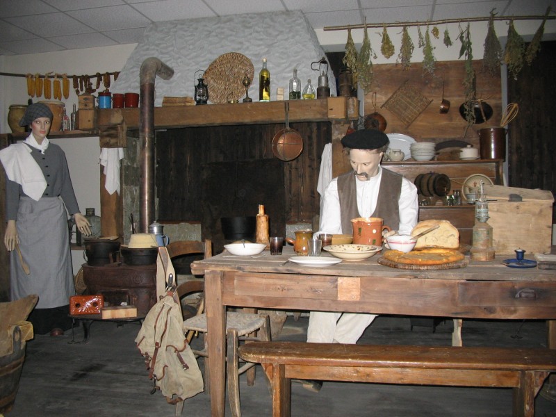 Félicien attend la soupe de la Foncine