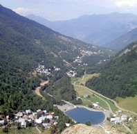 Vue sur la vallée depuis Saint Colomban des Villards Vue sur la vallée depuis Saint Colomban des Villards
