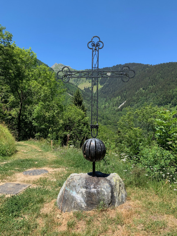 Croix des Charrières - © OT St Colomban des Villards Croix des Charrières