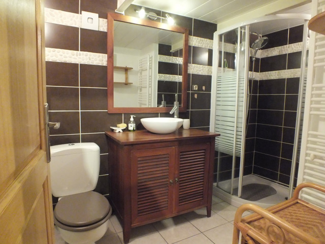 Salle de bain et WC.jpg - © OT espace Glandon Salle de bain et WC.jpg